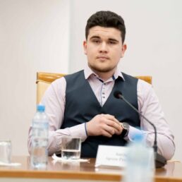 Евгений Русланов